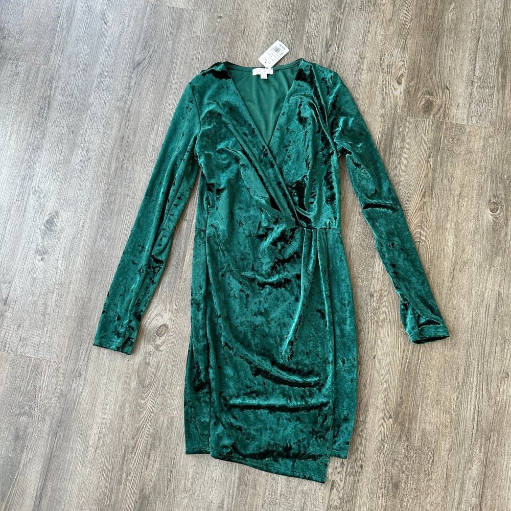 New with Tags A'gaci Velvet Long Sleeve Wrap Dress - Hunter Green - Large